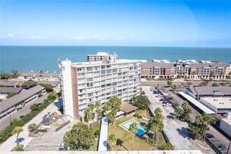 4600 Ocean Dr, Unit 203 in Corpus Christi, TX - Building Photo - Building Photo