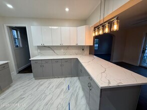 17 Pinewood Ave in West Long Branch, NJ - Building Photo - Building Photo