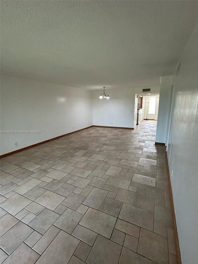 16471 Blatt Blvd in Weston, FL - Building Photo - Building Photo