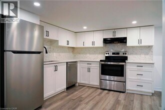 93 E 31st St in Hamilton, ON - Building Photo - Building Photo