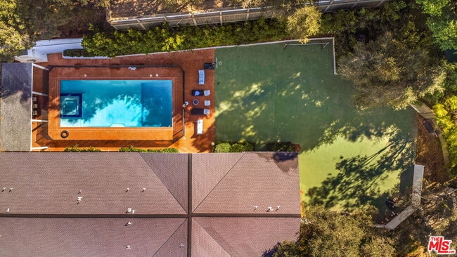 9669 Oak Pass Rd in Beverly Hills, CA - Building Photo - Building Photo