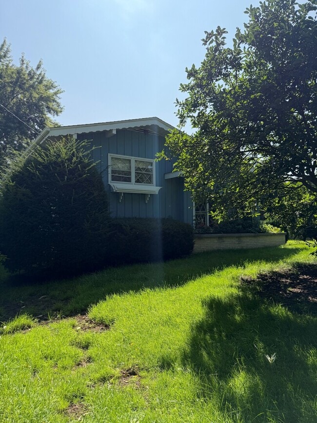 property at 531 N York Rd