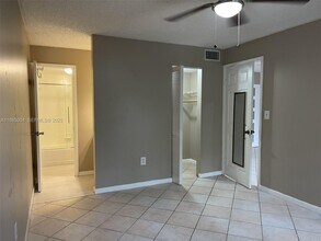 1250 Lincoln Rd in Miami Beach, FL - Building Photo - Building Photo