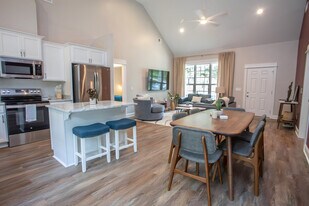 2202 Elkridge Dr in Camden, SC - Building Photo