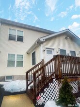 1042 Iranistan Ave in Bridgeport, CT - Building Photo - Building Photo