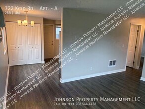 722 Kcid Rd in Caldwell, ID - Foto de edificio - Building Photo