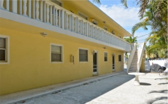 LoMara Apartments in West Palm Beach, FL - Foto de edificio - Building Photo