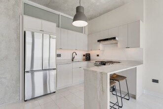 235 W Van Buren St, Unit 4004 in Chicago, IL - Foto de edificio - Building Photo