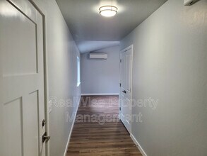 220 Cheryl Ln in Phoenix, OR - Building Photo - Building Photo