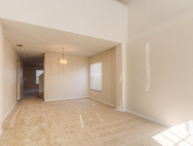 2217 Heathwood Cir in Orlando, FL - Building Photo - Building Photo