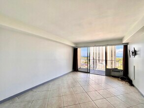 419 Atkinson Dr, Unit 1205 in Honolulu, HI - Building Photo - Building Photo
