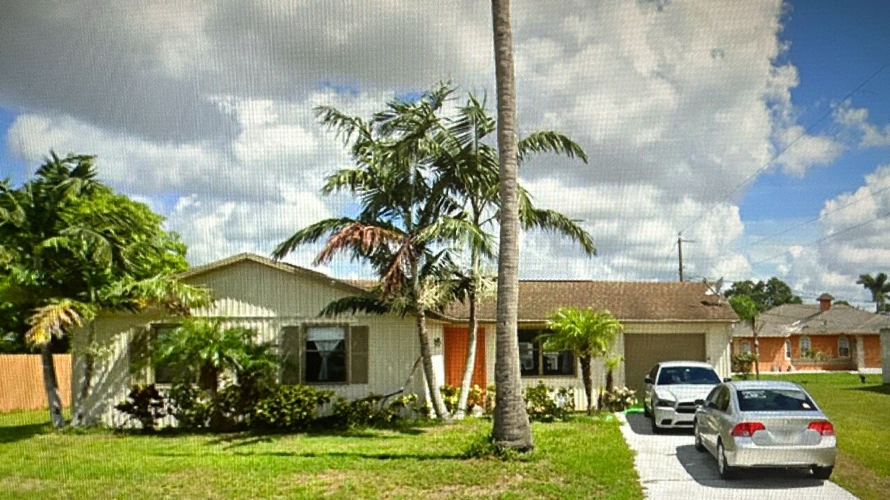 779 SW Andrew Rd in Port St. Lucie, FL - Building Photo