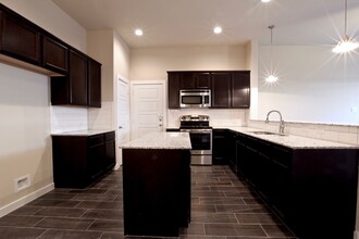 1033 Skyview Ct in Midlothian, TX - Building Photo - Building Photo