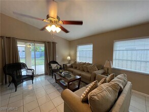 563 99th Ave N in Naples, FL - Building Photo - Building Photo