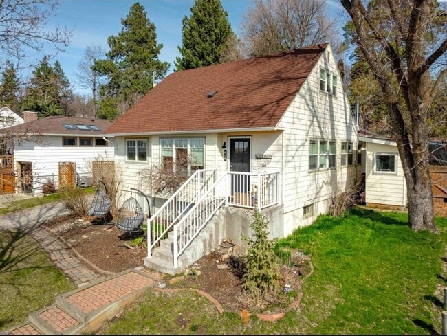property at 910 NW Clifford St