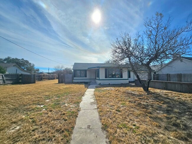 property at 513 Oakdale Dr