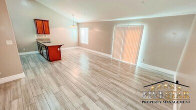 5509 Baja Dr in Bakersfield, CA - Building Photo - Building Photo