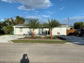 4865 SW 94th Ave in Miami, FL - Building Photo