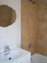 615 E Chase St photo'