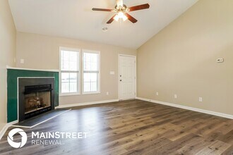 1491 Smokey Mountain Dr in Zebulon, NC - Foto de edificio - Building Photo