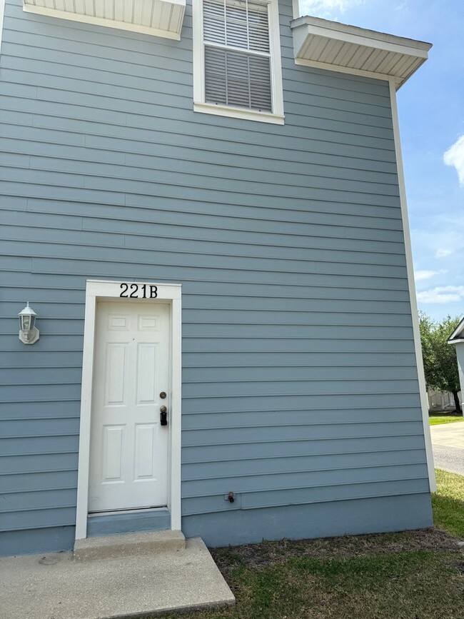 221 Eastpark Dr in Kissimmee, FL - Building Photo - Building Photo