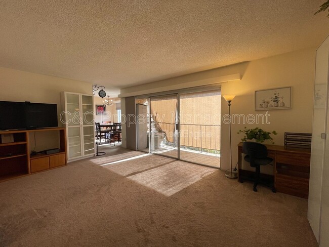 294 Chambers St in El Cajon, CA - Building Photo - Building Photo