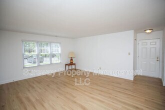 1801A Sedgefield Dr in Mount Laurel, NJ - Building Photo - Building Photo