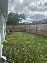 2561 SE Victory Ave in Port St. Lucie, FL - Building Photo