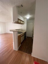 249 Afton Square in Altamonte Springs, FL - Foto de edificio - Building Photo