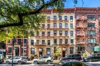 244-246 E 90th St in New York, NY - Foto de edificio - Building Photo