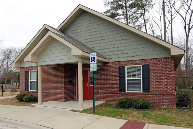 The Lodge at Greenbridge in Gadsden, AL - Building Photo - Building Photo