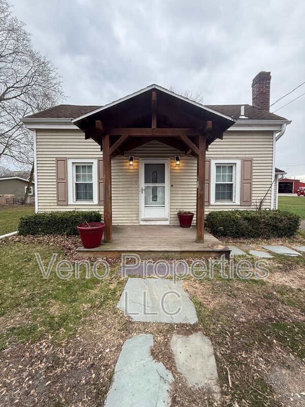 property at 5 Lansing Rd