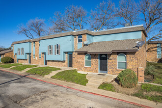 Monterrey in Fort Worth, TX - Foto de edificio - Building Photo