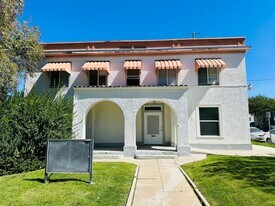 7 E Clark St in Redlands, CA - Building Photo