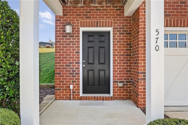 570 Abbey Village Cir in Midlothian, VA - Building Photo - Building Photo