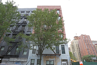 414 W 36th St in New York, NY - Building Photo - Building Photo