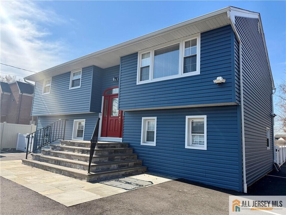 1084 Stelton Rd in Piscataway, NJ - Building Photo