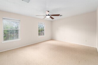 18218 Thicket Grove Rd in Houston, TX - Foto de edificio - Building Photo