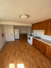 55 Grove St, Unit Third - Penthouse in Pawtucket, RI - Building Photo - Building Photo