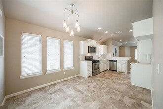 5600 Campbell Creek Dr in Oklahoma City, OK - Building Photo - Building Photo