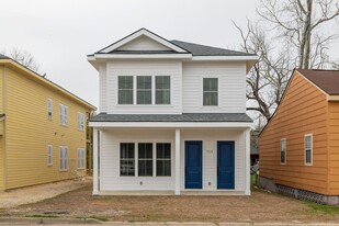 714 E Bolton St in Savannah, GA - Building Photo