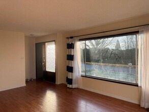 168XX-168X0 0 Ave in Surrey, BC - Building Photo - Building Photo