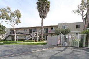 Heritage Park Apartments in Oxnard, CA - Building Photo