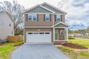 1060 W New York Ave in Southern Pines, NC - Building Photo