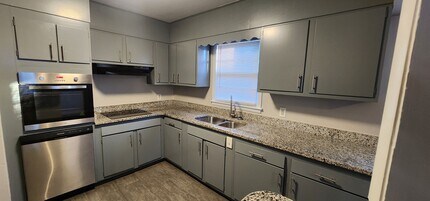 212 White St NE in Huntsville, AL - Building Photo - Building Photo