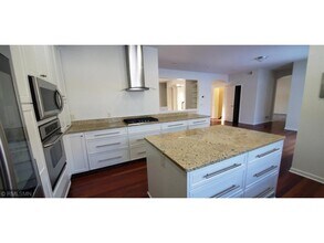 25200 Yellowstone Trail in Excelsior, MN - Building Photo - Building Photo