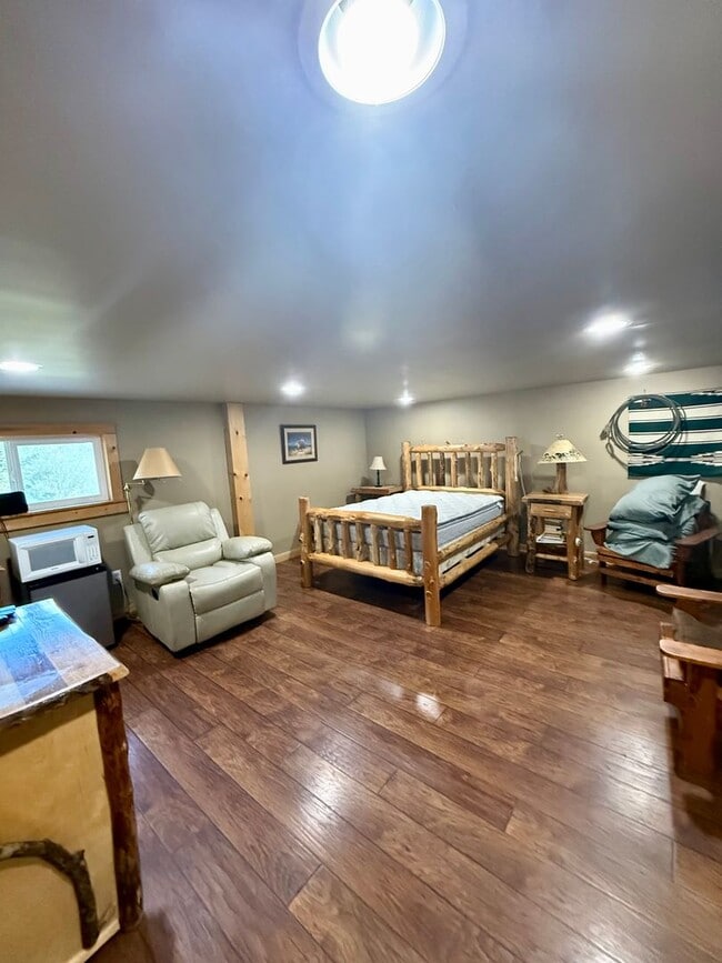 property at 808 US-101