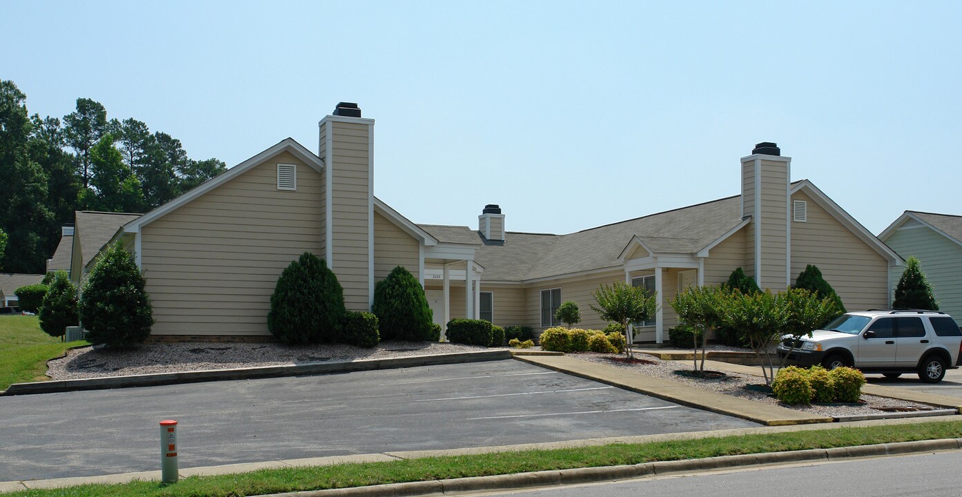 2600 Millborough Ct in Raleigh, NC - Foto de edificio