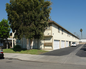 7171 21st St in Westminster, CA - Foto de edificio - Building Photo