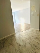 210 Atlantic Ave in Lynbrook, NY - Building Photo - Building Photo